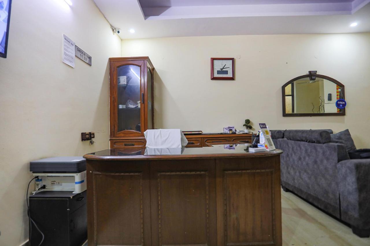 فندق Fabexpress Hm Palace نويدا المظهر الخارجي الصورة